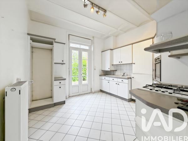 Maison à vendre 5 pièces 91 m² Sablé-sur-Sarthe