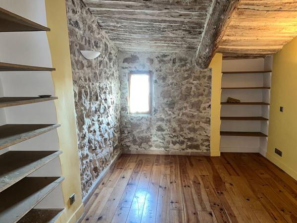 ROUSSET - Maison de ville T5 avec parking