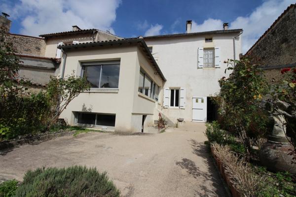 Maison de ville Matha 4 chambres