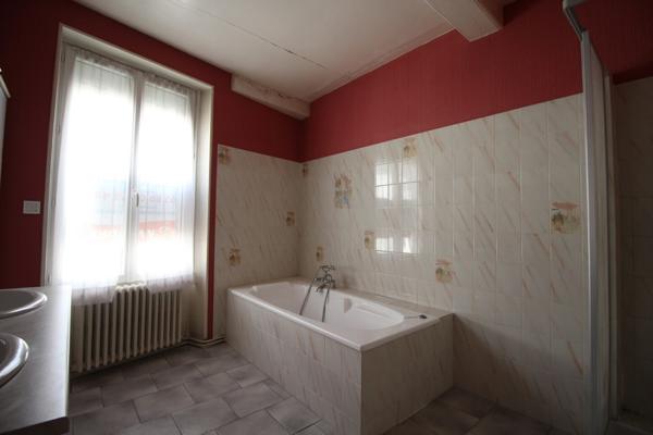 Maison de ville Matha 4 chambres