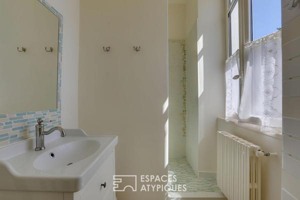 Maison de maître, dépendances et son parc arboré