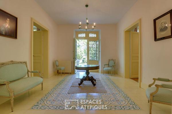 Maison de maître, dépendances et son parc arboré