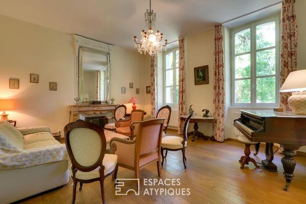 Maison de maître, dépendances et son parc arboré