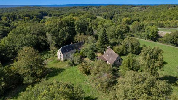 Maison ancienne - Gourdon EXCLUSIVITE - Belle Propriété de caractère typique dans un environnement préservé sur 2ha avec points d'eau