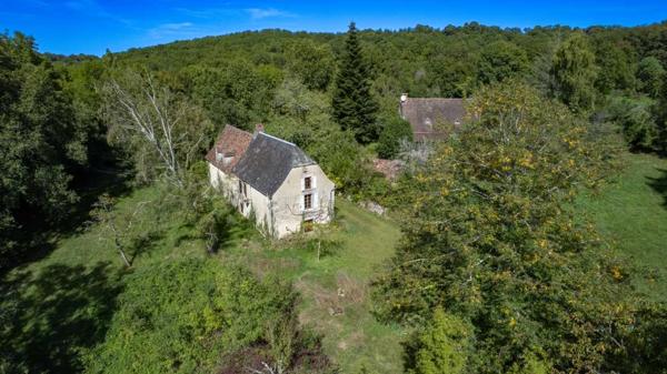 Maison ancienne - Gourdon EXCLUSIVITE - Belle Propriété de caractère typique dans un environnement préservé sur 2ha avec points d'eau