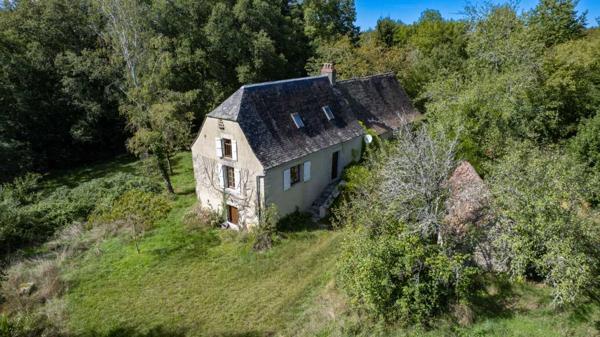 Maison ancienne - Gourdon EXCLUSIVITE - Belle Propriété de caractère typique dans un environnement préservé sur 2ha avec points d'eau