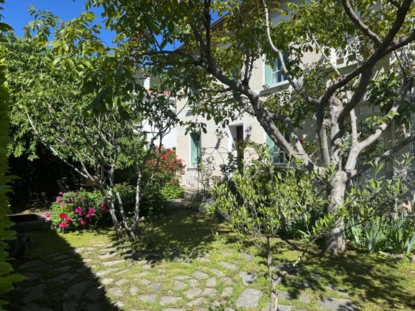À VENDRE : Maison de caractère, 140 m², 5 chambres sur une parcelle de 372 m2