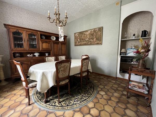 Maison à vendre |                                       Sainte-Maure-de-Touraine |                                        6 pièces  |  160 m²