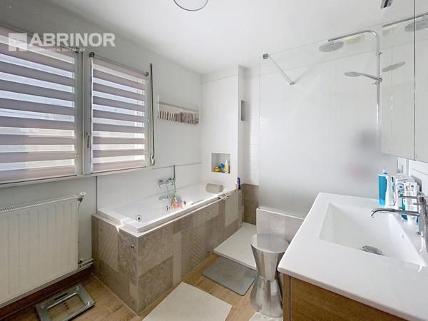 Lomme 4 chambres jardin garage metro LOMME