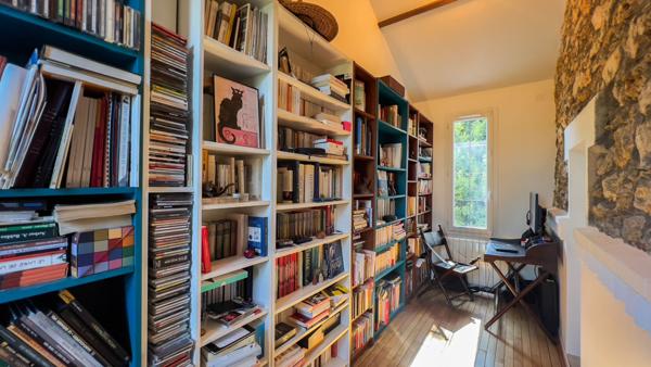 Maison de charme à colombages proche gare.