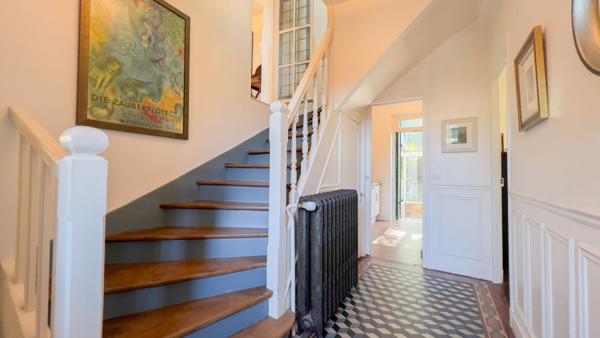 Maison de charme à colombages proche gare.