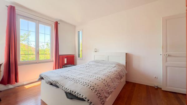 Maison de charme à colombages proche gare.