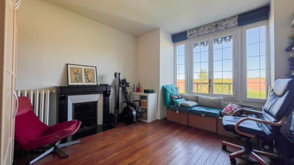 Maison de charme à colombages proche gare.