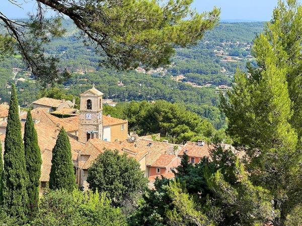 Belle propriété familiale à Ventabren - 220m2 avec piscine sur terrain arboré de + de 3000m2