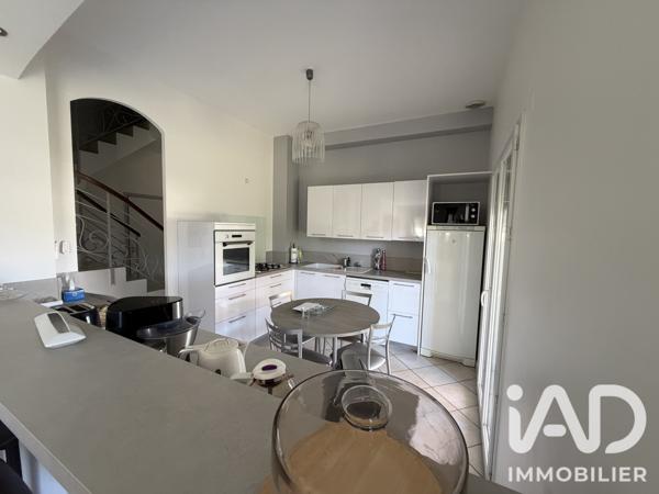 Maison à vendre 6 pièces 121 m² Saint-Jean-Bonnefonds