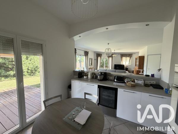 Maison à vendre 6 pièces 121 m² Saint-Jean-Bonnefonds