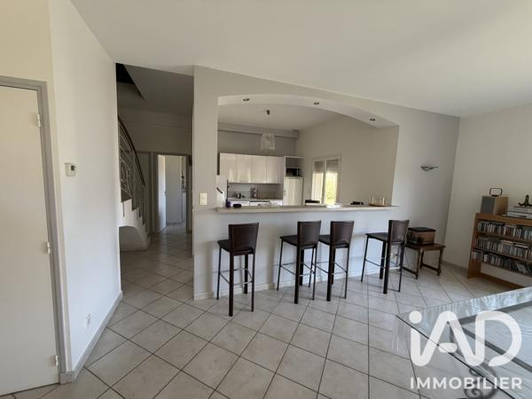 Maison à vendre 6 pièces 121 m² Saint-Jean-Bonnefonds