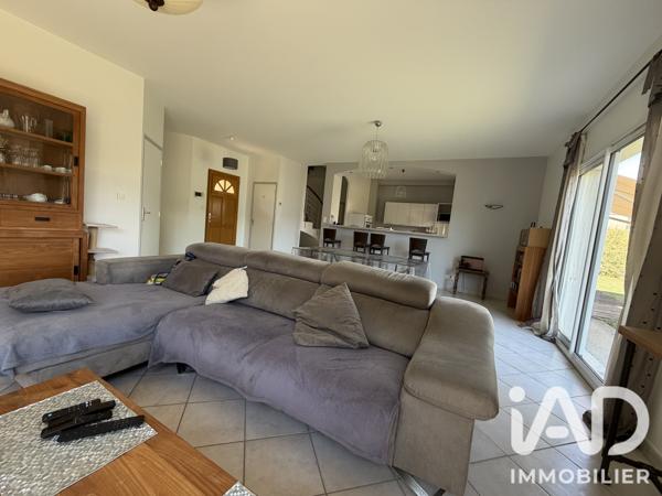 Maison à vendre 6 pièces 121 m² Saint-Jean-Bonnefonds