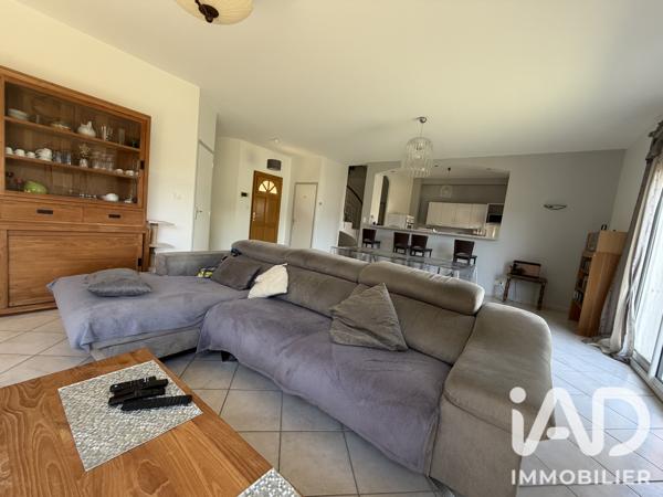 Maison à vendre 6 pièces 121 m² Saint-Jean-Bonnefonds