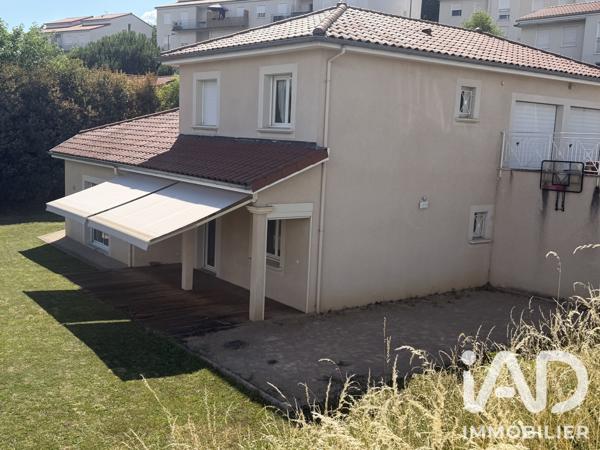 Maison à vendre 6 pièces 121 m² Saint-Jean-Bonnefonds