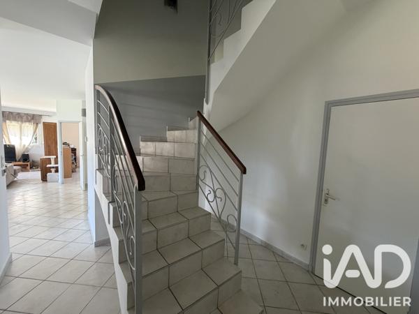 Maison à vendre 6 pièces 121 m² Saint-Jean-Bonnefonds