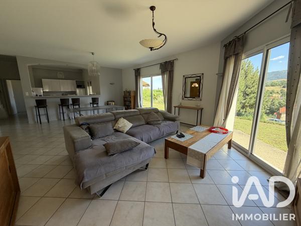 Maison à vendre 6 pièces 121 m² Saint-Jean-Bonnefonds