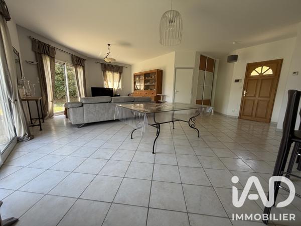 Maison à vendre 6 pièces 121 m² Saint-Jean-Bonnefonds