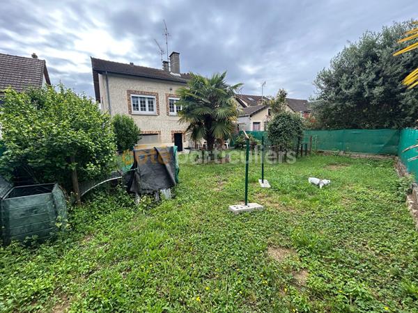 Vente
                Maison158 m² - 7 Pièces -
                    VILLENEUVE LE ROI (94290)