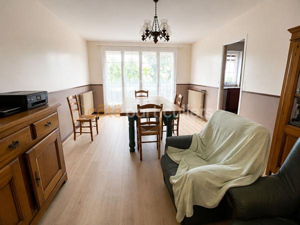 Vente
                Maison158 m² - 7 Pièces -
                    VILLENEUVE LE ROI (94290)