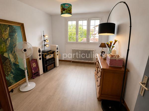 Vente
                Maison158 m² - 7 Pièces -
                    VILLENEUVE LE ROI (94290)