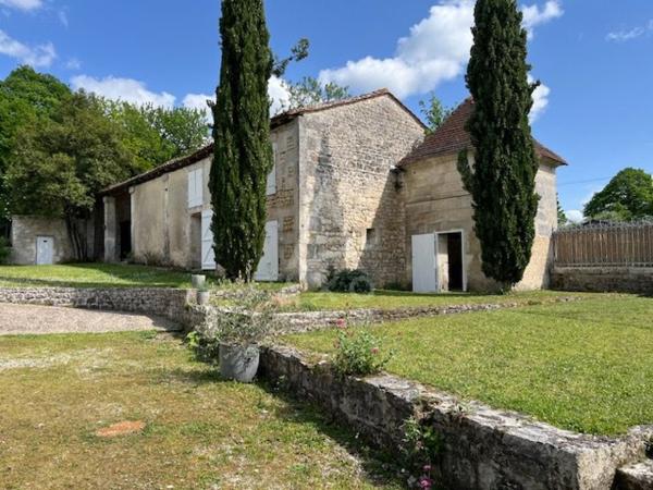 Très belle propriété avec porche