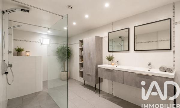 Maison à vendre 5 pièces 257,8 m² Le Cannet