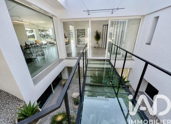 Maison à vendre 5 pièces 257,8 m² Le Cannet