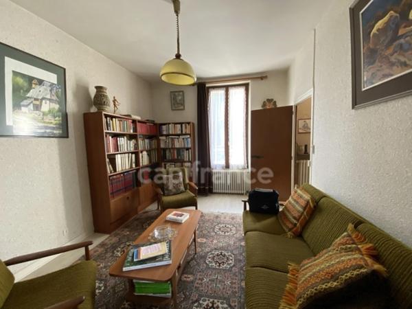 Thouars (79) Maison proche place Lavault 9 pièces