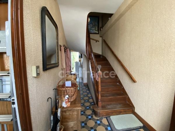 Thouars (79) Maison proche place Lavault 9 pièces