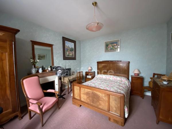 Thouars (79) Maison proche place Lavault 9 pièces