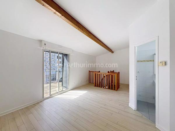 Location                                                      Appartement
                        
                     2 pièces                      49 m2                     à Chamalières