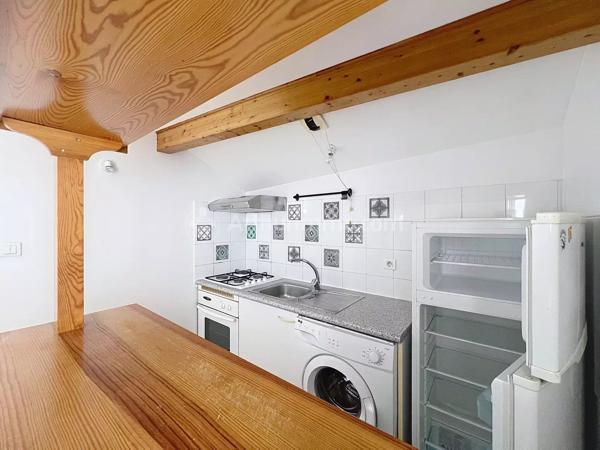 Location                                                      Appartement
                        
                     2 pièces                      49 m2                     à Chamalières