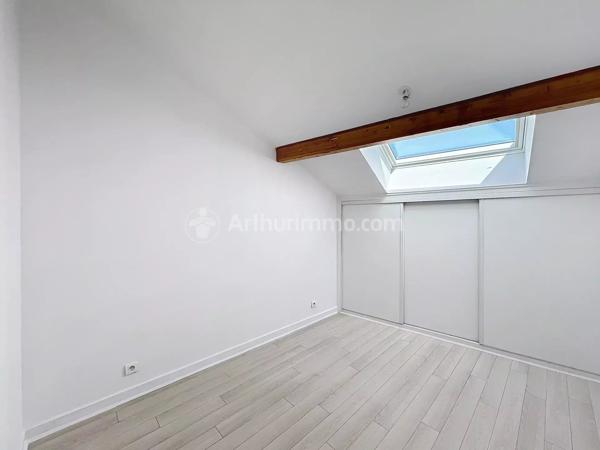 Location                                                      Appartement
                        
                     2 pièces                      49 m2                     à Chamalières