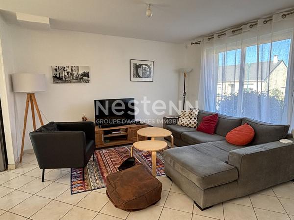 Belle maison contemporaine de 151m² au sol à vendre avec 4 chambres et jardin à Mayet (72360)