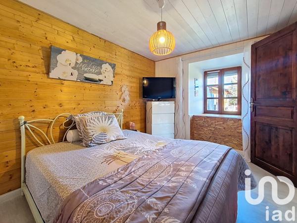 Ferme 5 pièces de 166 m² à Cayres (43510)