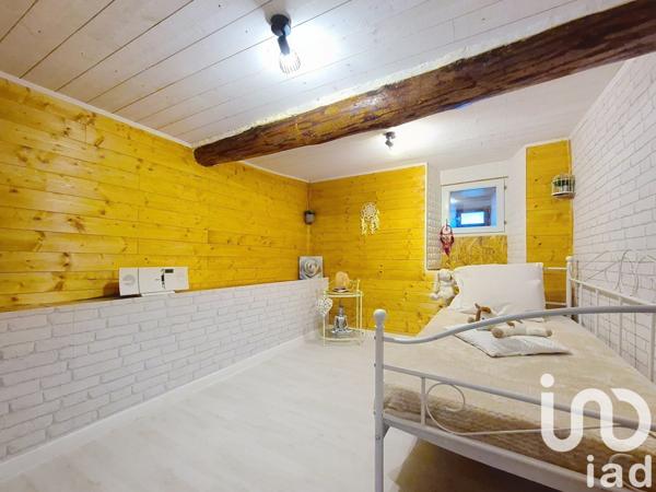 Ferme 5 pièces de 166 m² à Cayres (43510)