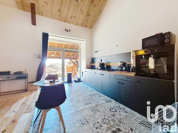 Ferme 5 pièces de 166 m² à Cayres (43510)