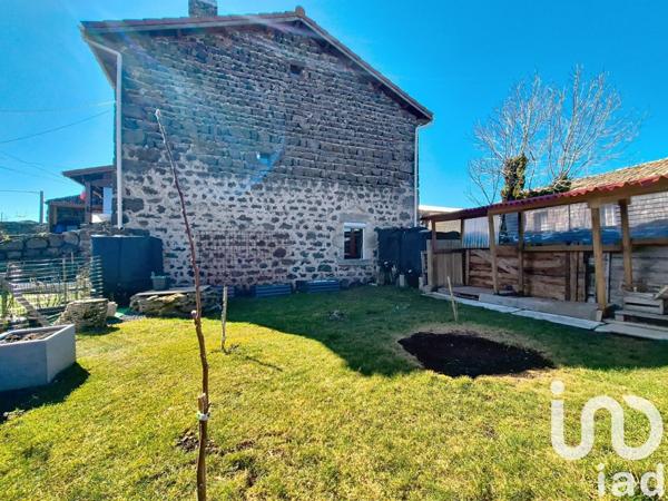 Ferme 5 pièces de 166 m² à Cayres (43510)