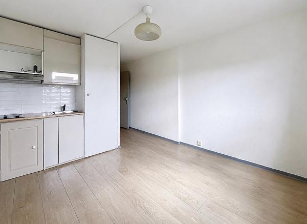 Appartement Suresnes 1 pièce(s) 16.5 m2