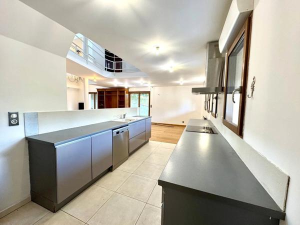 Vente Maison 9 pièces 255 m2 à Méru