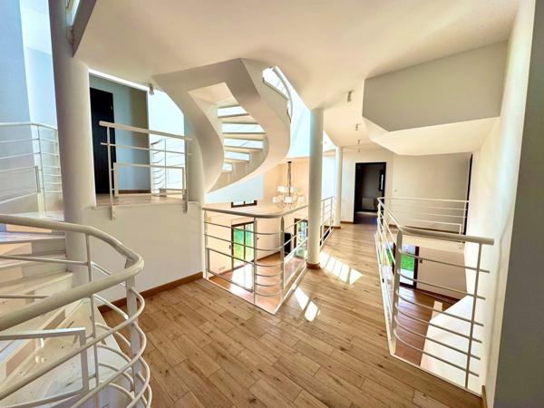 Vente Maison 9 pièces 255 m2 à Méru