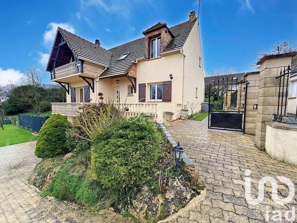 Maison traditionnelle 6 pièces de 132 m² à Dammartin-en-Goële (77230)
