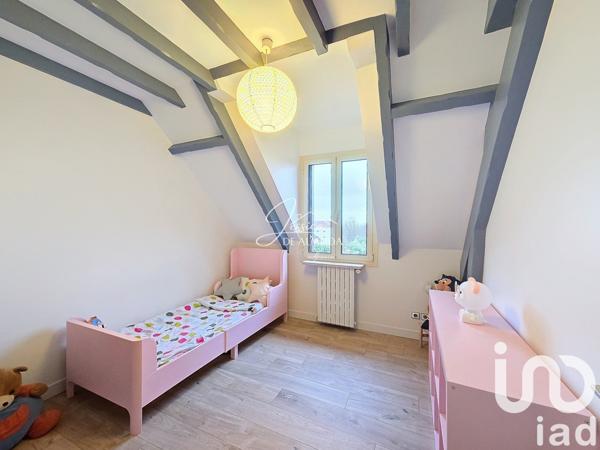 Maison traditionnelle 6 pièces de 132 m² à Dammartin-en-Goële (77230)