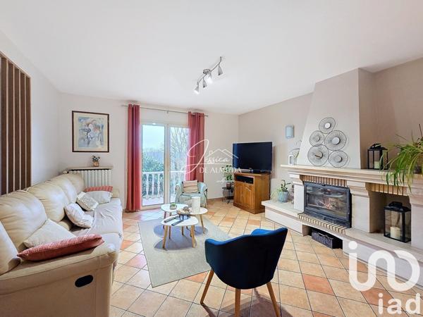 Maison traditionnelle 6 pièces de 132 m² à Dammartin-en-Goële (77230)